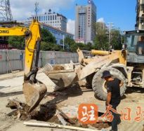 男生的小鸡鸡叉入女生的小八八视频高温下的坚守｜道路建设者用汗水铺就畅通路